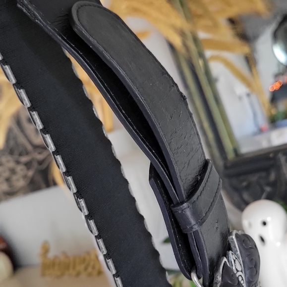 AWESOME Western Leather and Metal detail belt - Picture 15 of 16